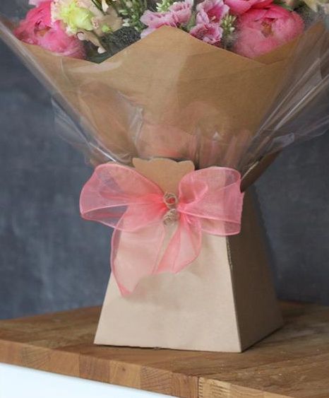 Blumenlieferung nach Budapest - Wir empfehlen dieses Produkt: Papier Vase mit Band