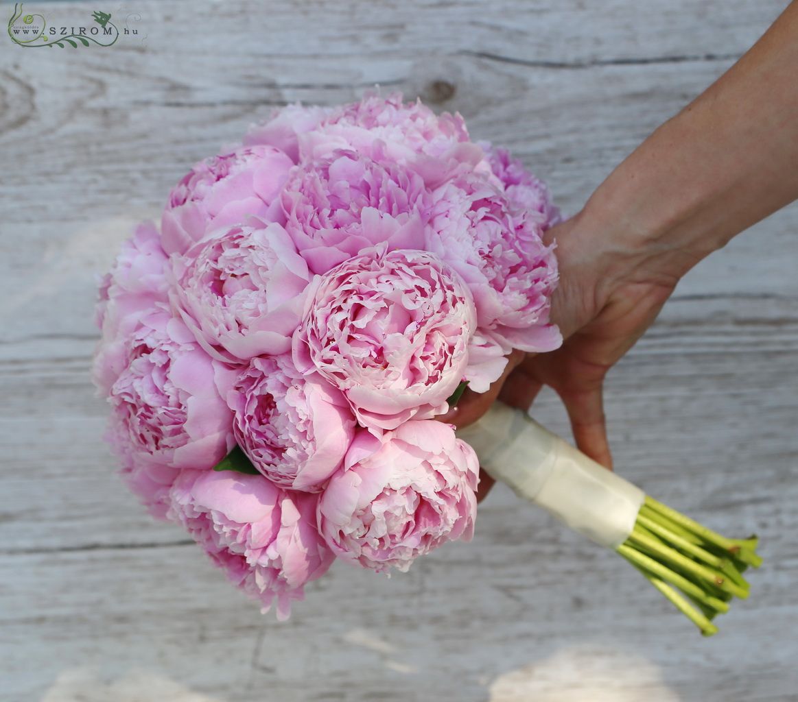 flower delivery Budapest - Bridal bouquet (peony, pink) summer