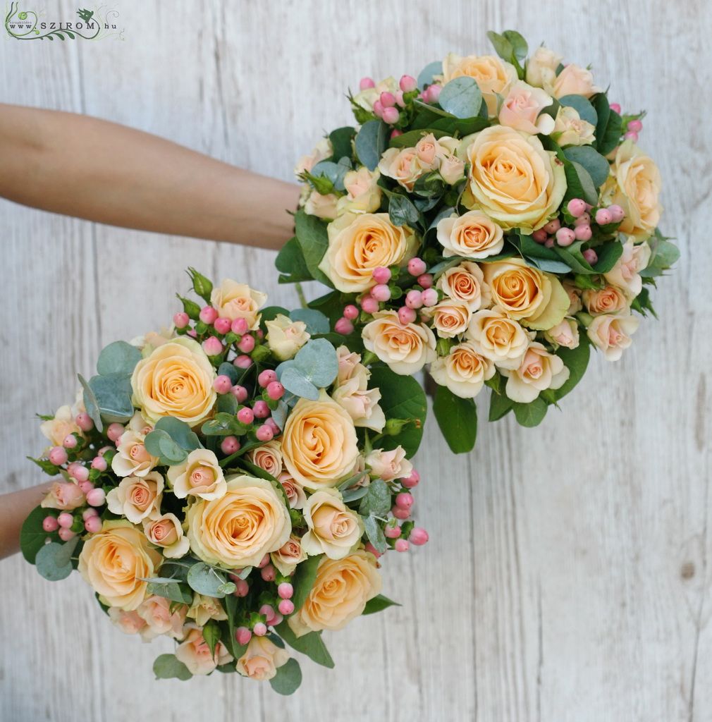 flower delivery Budapest - bridal bouquet (roses, spray roses, hypericum, peach) 1 pc