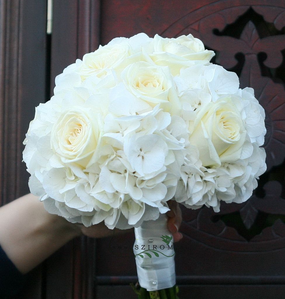 flower delivery Budapest - bridal bouquet (rose, hydrangea, white)