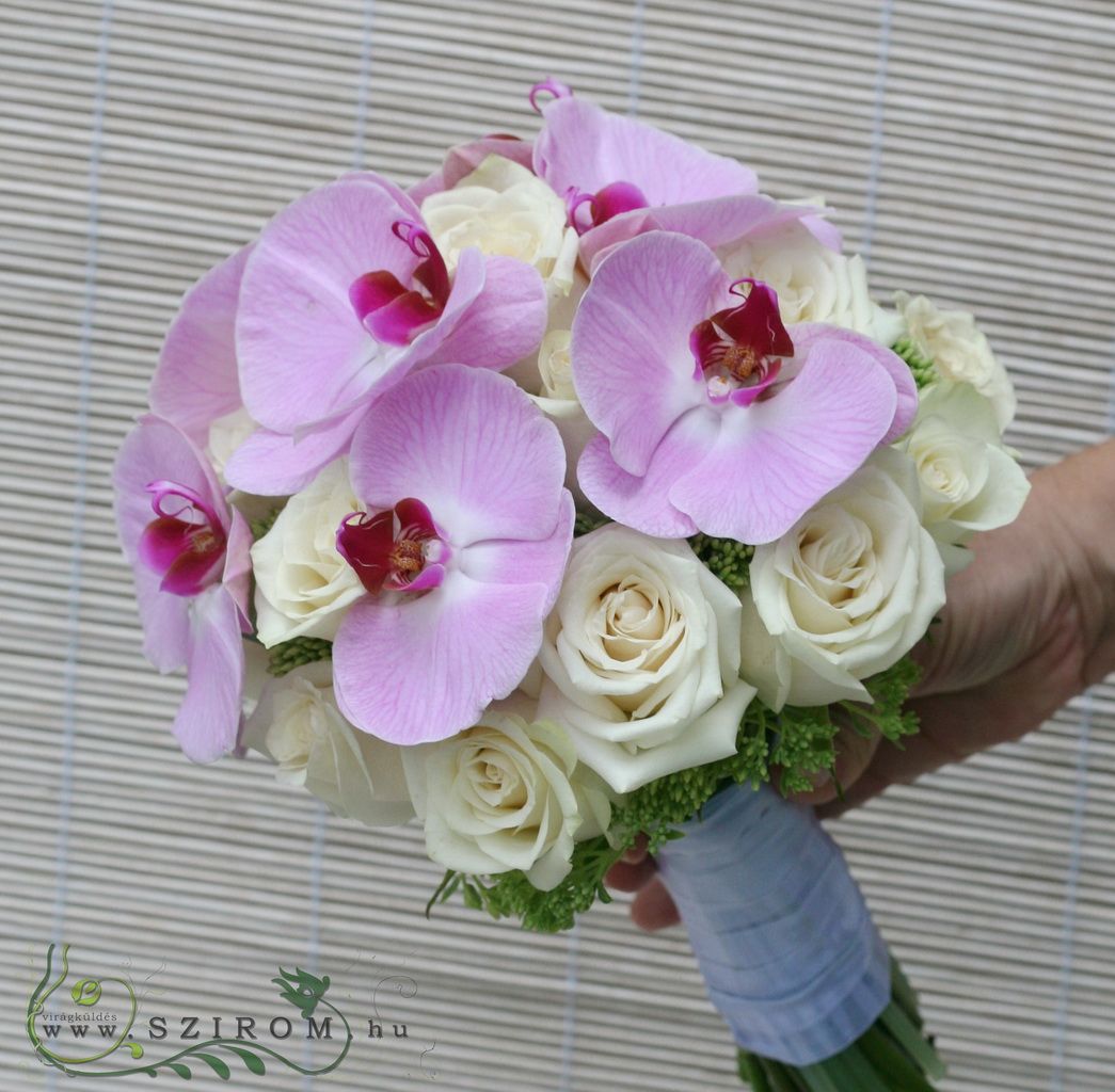 Virágküldés Budapest - Menyasszonyi csokor rózsaszín phalaenopsis orchideával, rózsával (fehér, rózsaszín)