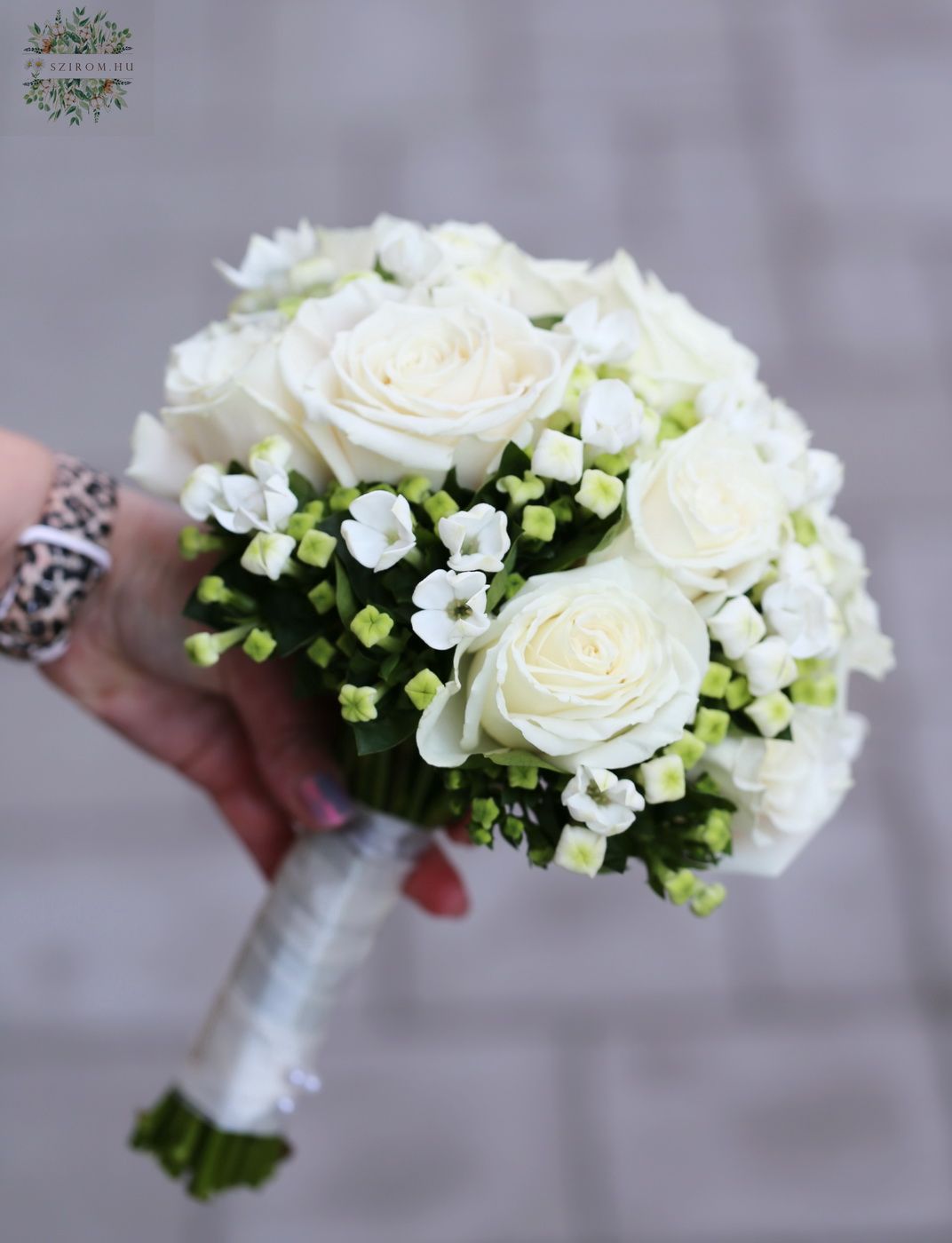 flower delivery Budapest - Bridal bouquet with roses and bouvardia, white