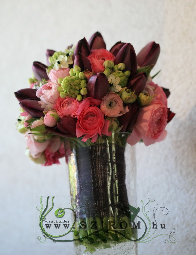 Virágküldés Budapest - Menyasszonyi csokor tulipánnal és boglárkával (ornithogalum, lila, rózsaszín)