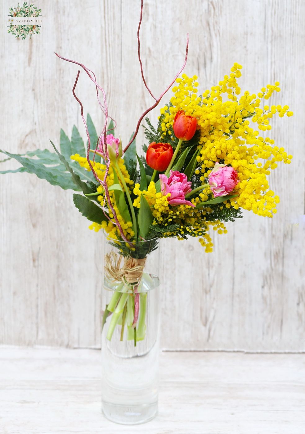 Blumenlieferung nach Budapest - Mimosen mit Tulpen in Vase