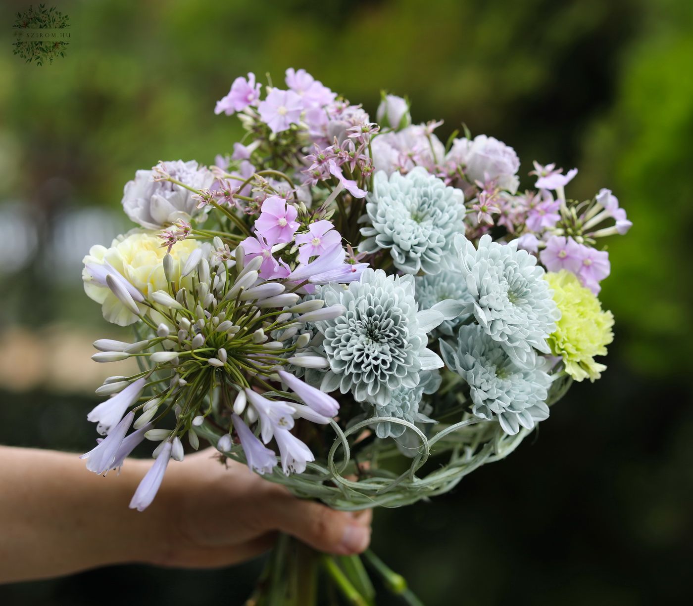 flower delivery Budapest - Small summer bouquet with allium, agapanthus