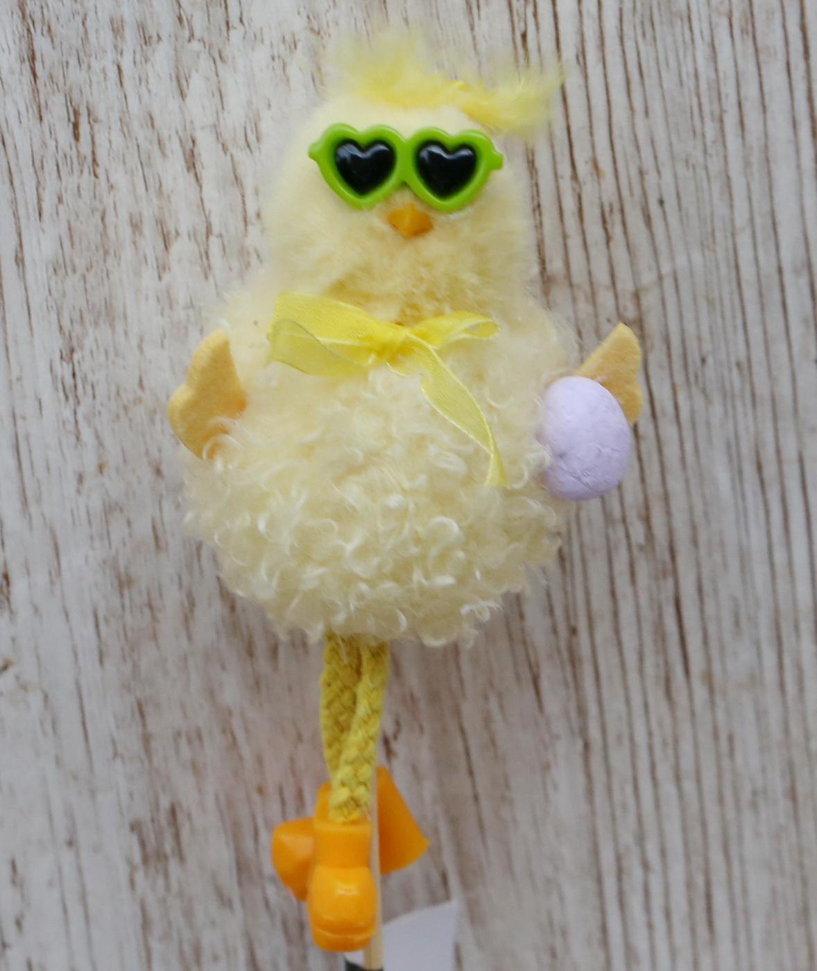 flower delivery Budapest - Chicken with sunglasses on a stick