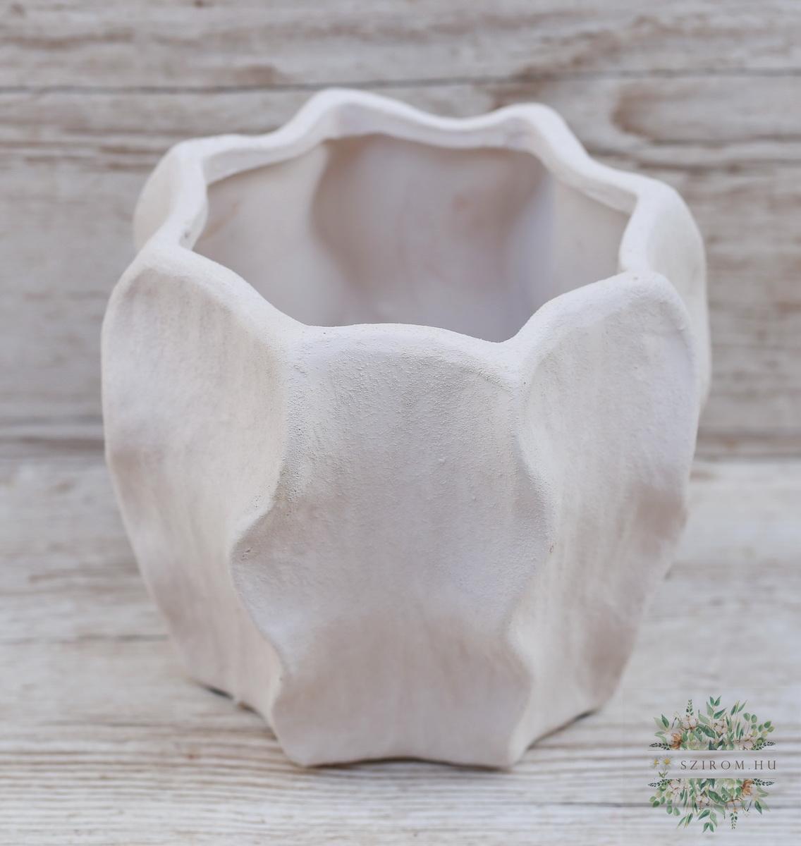 flower delivery Budapest - natural-colored wavy planter (16 cm)