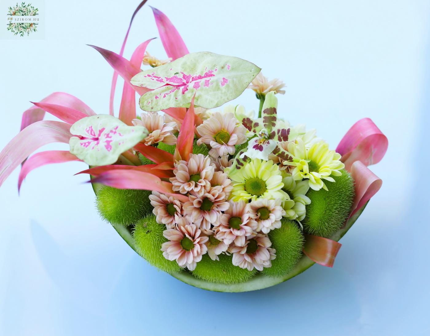 Blumenlieferung nach Budapest - Tischdekoration für eine Sommerhochzeit in einer Melonenscheibe
