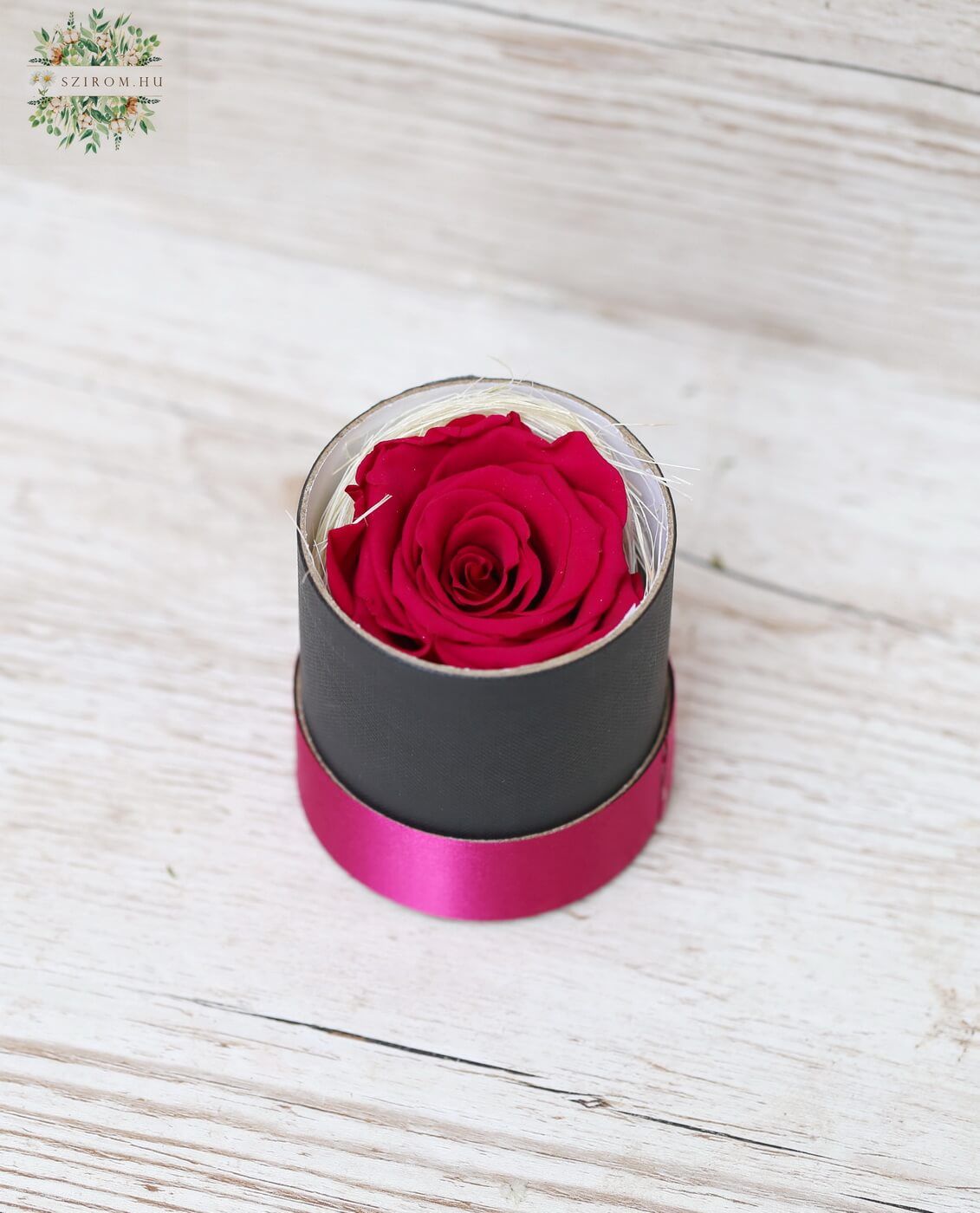 Blumenlieferung nach Budapest - Forever Rose 1 Stiel in kleiner Box