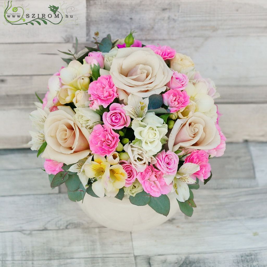 flower delivery Budapest - Pastel sphere centerpiece (rose, spray rose, carnation, freesia), wedding