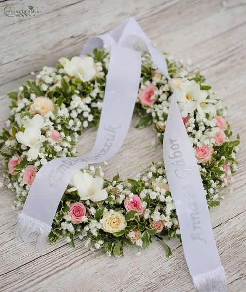 Blumenlieferung nach Budapest - rosafarbiger und weisser Blumenkranz (30cm, 20St) 