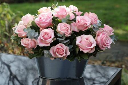flower delivery Budapest - pink roses and eucalyptus arrangement (15 stems)