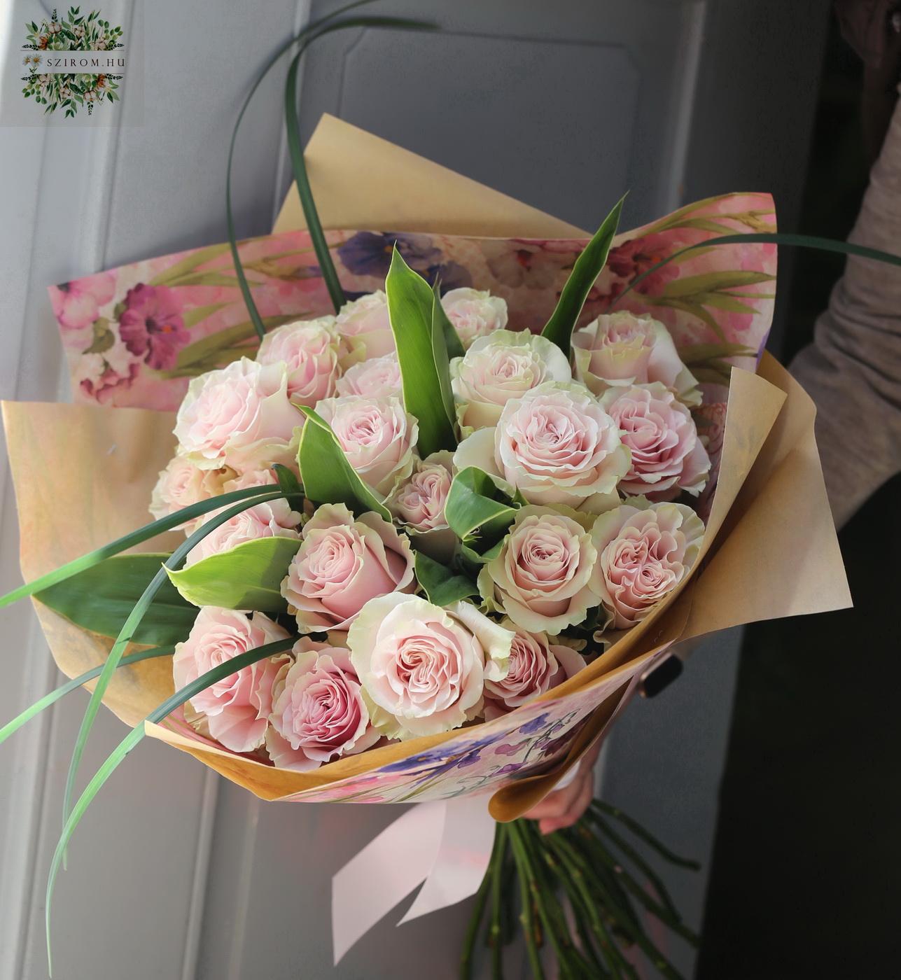flower delivery Budapest - Pink roses (23 stems)