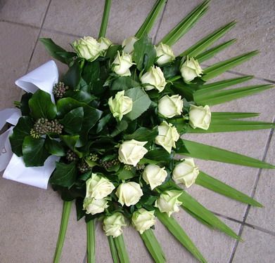 flower delivery Budapest - funeral bouquet of green roses