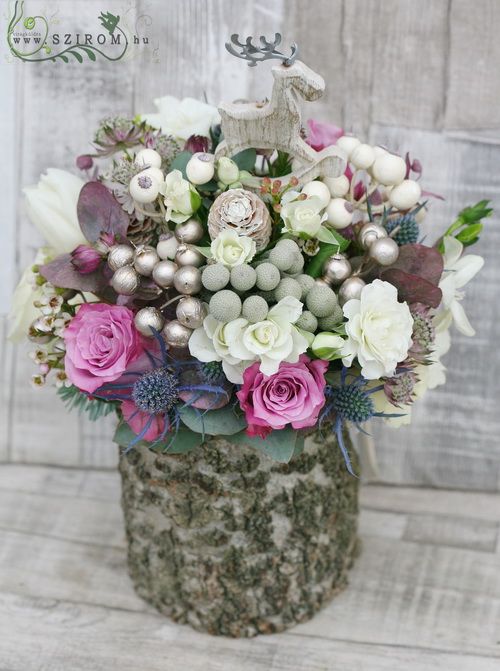 flower delivery Budapest - winter log with pastell flowers (18 stems)