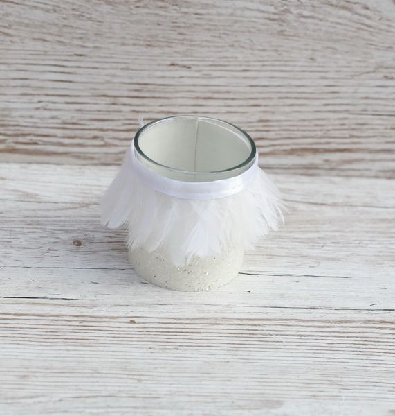 flower delivery Budapest - Candle holder with feathers 9cm