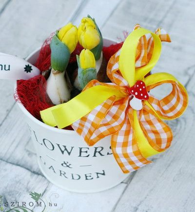 flower delivery Budapest - Tulips with metal pot (15cm) - can be kept indoors or outdoors