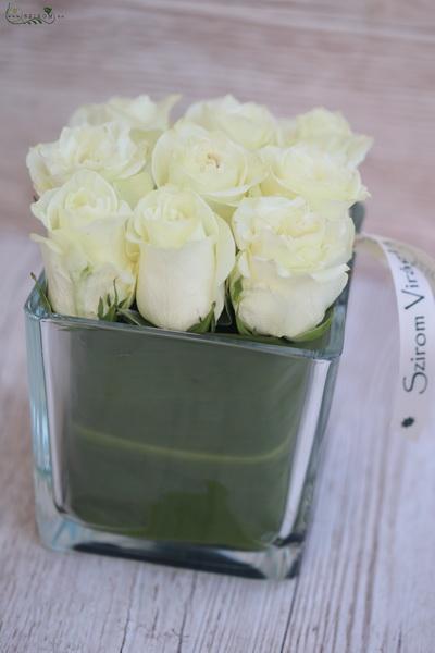 flower delivery Budapest - glass cube with 9 white roses