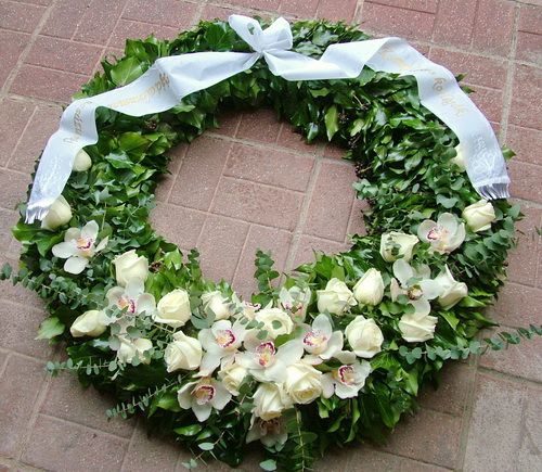 big ivory wreath with roses, orchids (80cm)