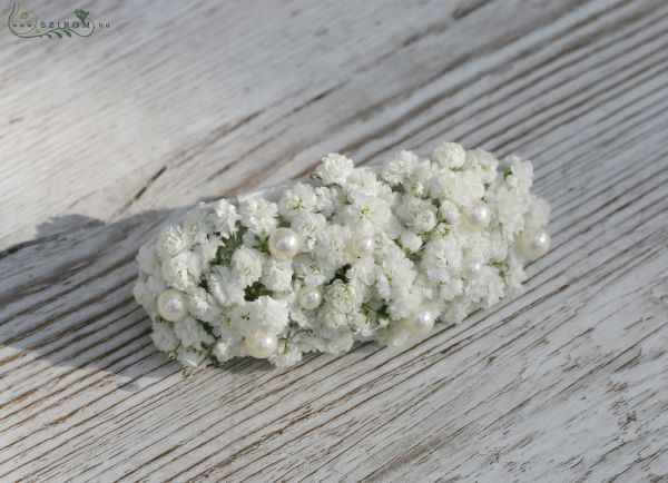 wrist corsage made of baby's breath (white)