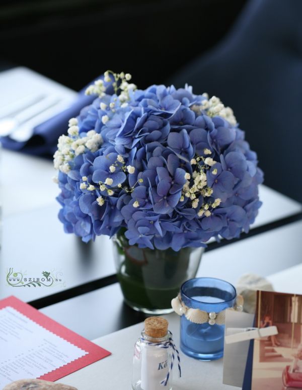 Hydrangea centerpiece, Rubin Boat (hydrangea, blue), wedding