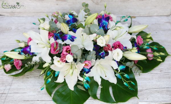 Main table centerpiece (lily, lisianthus, dendrobium, white, blue, pink), wedding
