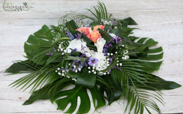 car flower  (hydrangea, rose, limonium, white, orange, lisianthus)