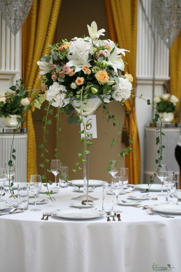 room decoration  (rose, bushy rose, lily, hydrangea, amber, white, peach), wedding