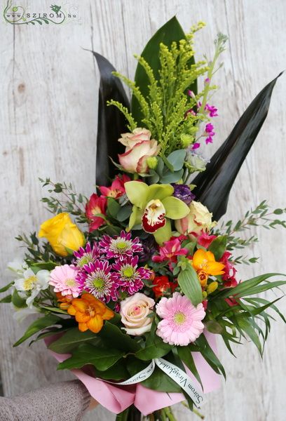 Cheerful bouquet, 16 stems