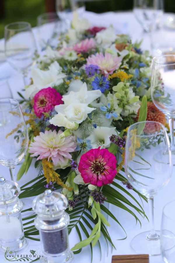 Oblong Centerpiece (dahlia, zinnia, gladiolus, wild flowers, pink, white, blue) Émile étterem