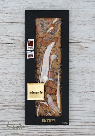chocoMe handgemachte blonde Schokolade mit Mandeln, geriebenen Kakaobohnen und Tonkabohnen (110g)