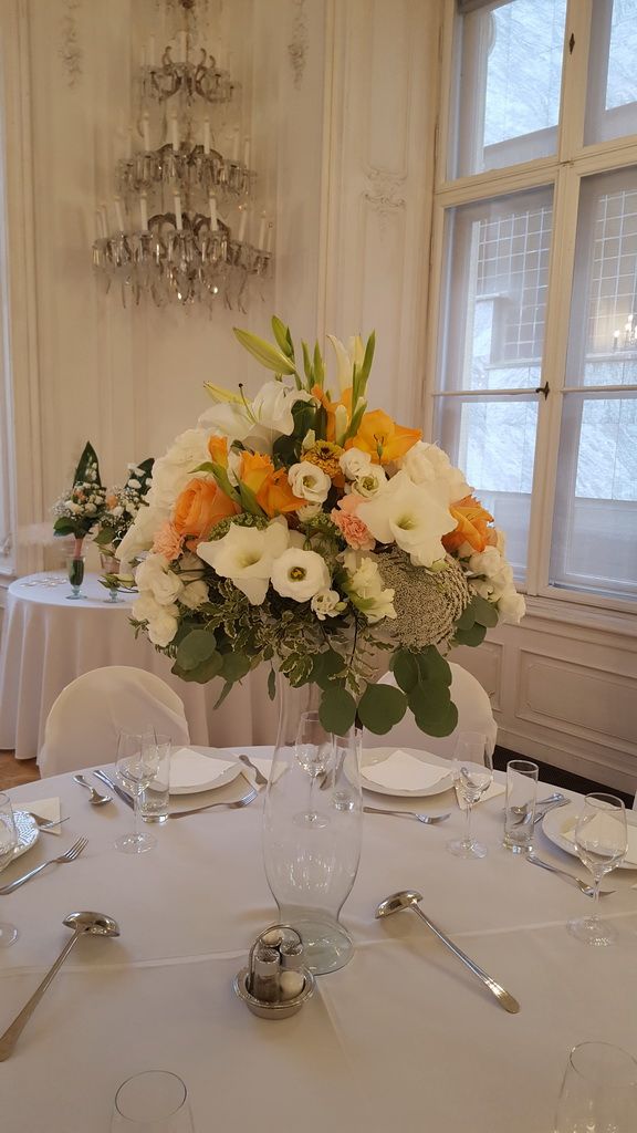 High wedding table decoration, Festetics Palota Budapest (gladiolus, lily, wild flowers, peach, white)