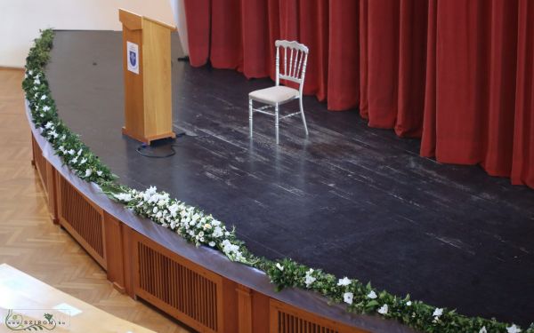 Stage decoration with flower garland, Stephaneum Piliscsaba (ivy, gladiolus, white)