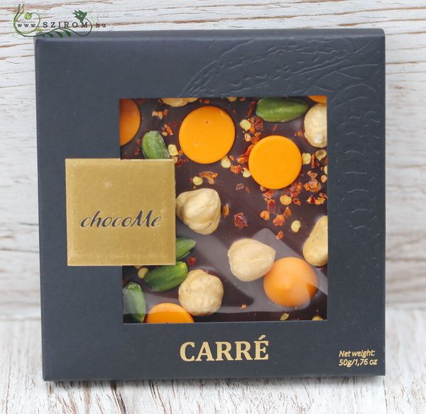 chocoMe Valrhona 66% étcsokoládé Chili - tört Piemonte-i mogyoró Brontei pisztácia Narancs csokoládé pasztilla (50g)