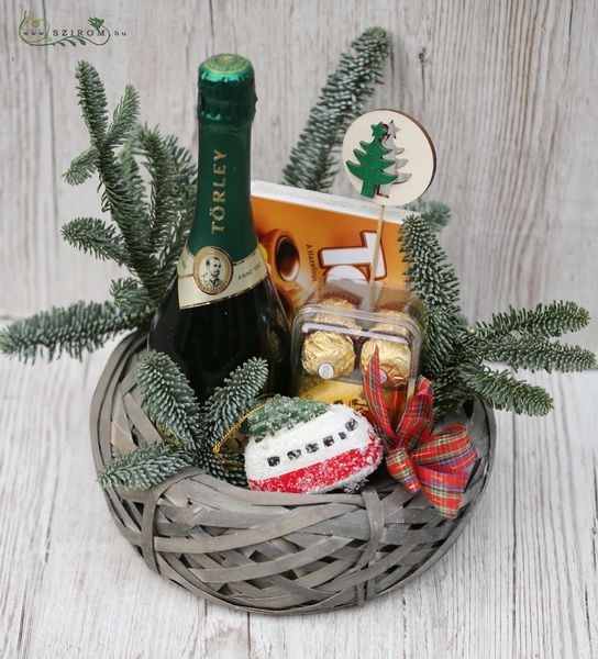 Weihnachtskorb mit Auto