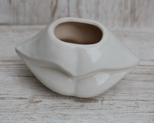 Lippenförmige Designvase