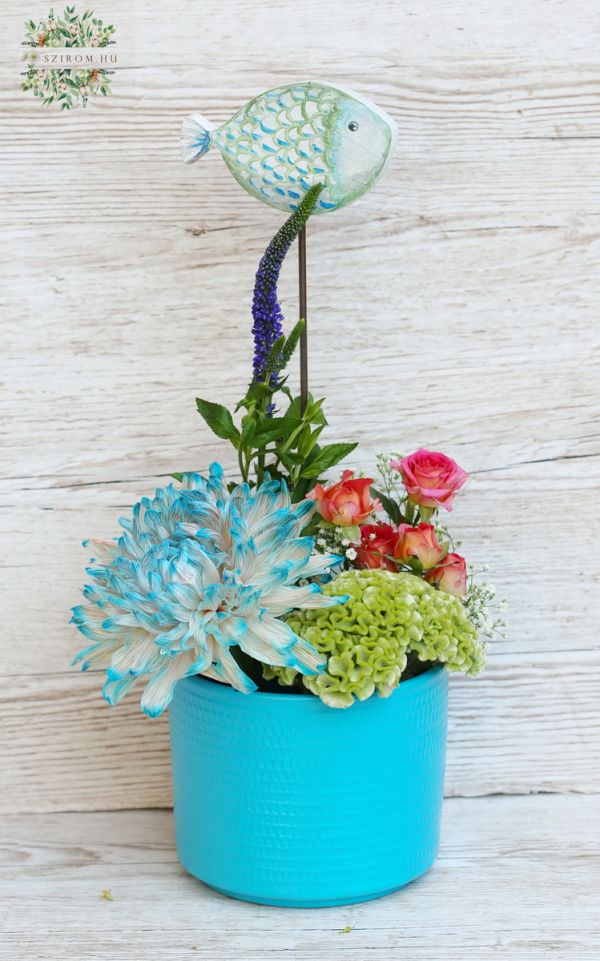 Sea flower arrangement with fish