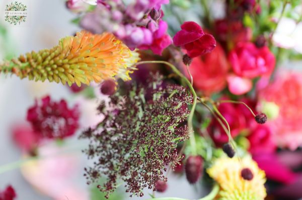 Shaggy meadow flowers bridal bouquet