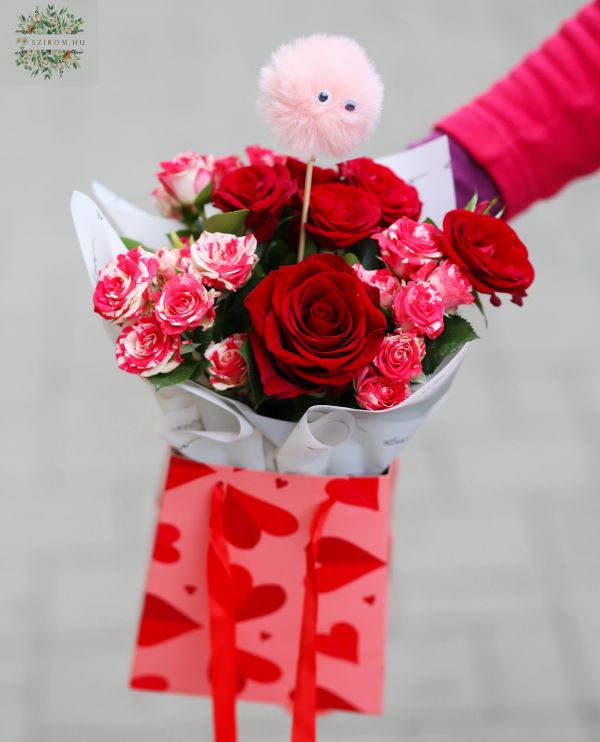 Small red rose bouquet with pompom, in heart bag, with water