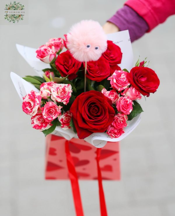 Small red rose bouquet with pompom, in heart bag, with water
