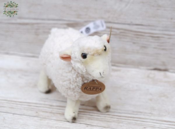 Plush lamb (20cm)