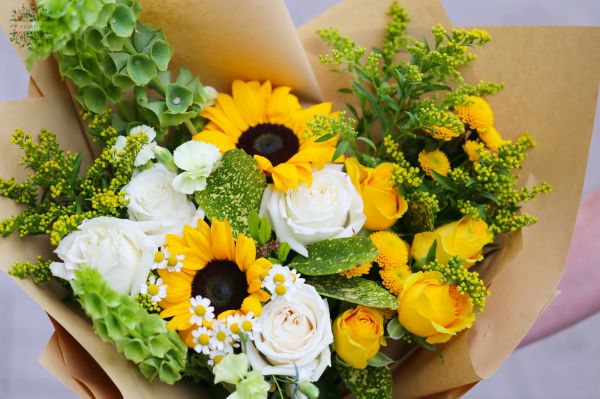 Sunshiny crescent moon bouquet with sunflowers and roses (19 stems)