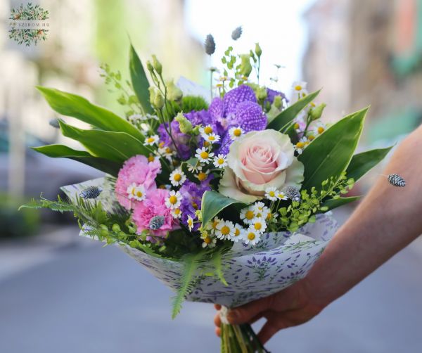 Muttertagsstrauß mit Orchideen (11 Stiele)