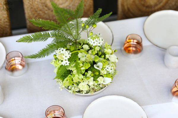 Green wedding and event table decoration with umbrella fern (spray rose, lisianthus, ornithogalum, calla lily, carnation)