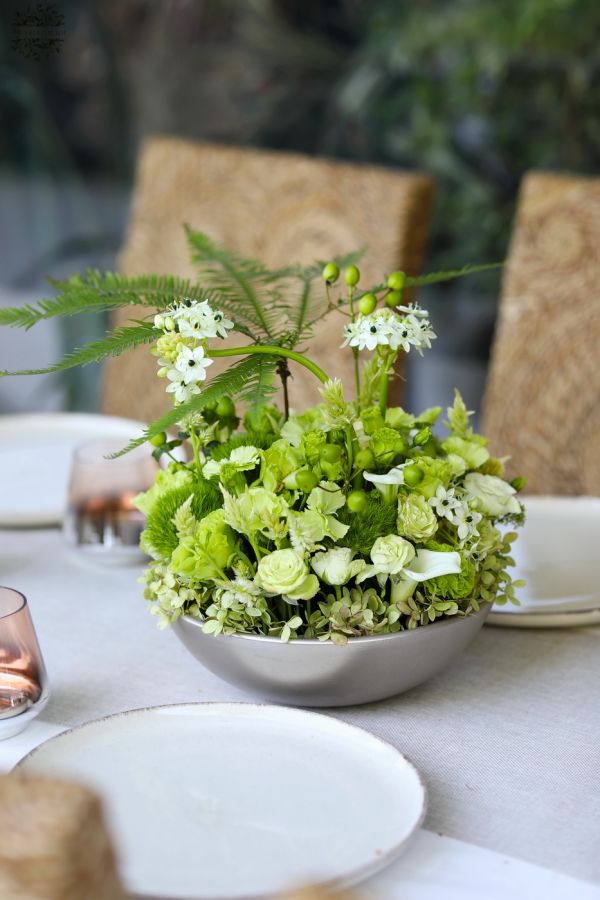 Green wedding and event table decoration with umbrella fern (spray rose, lisianthus, ornithogalum, calla lily, carnation)