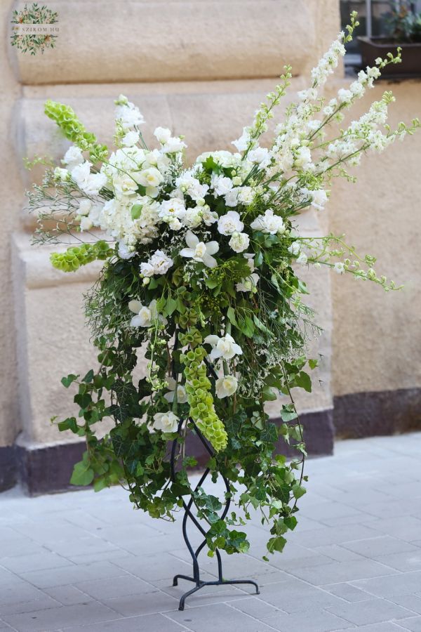 Állódísz rendezvényre , esküvőre (Budapest, fehér, hortenzia, delphinium, liziantusz, orchidea)