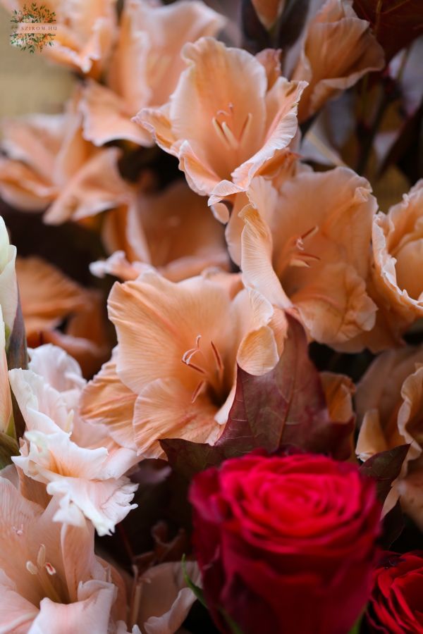 Autumn red rose bouquet with mocha mouse gladiolus