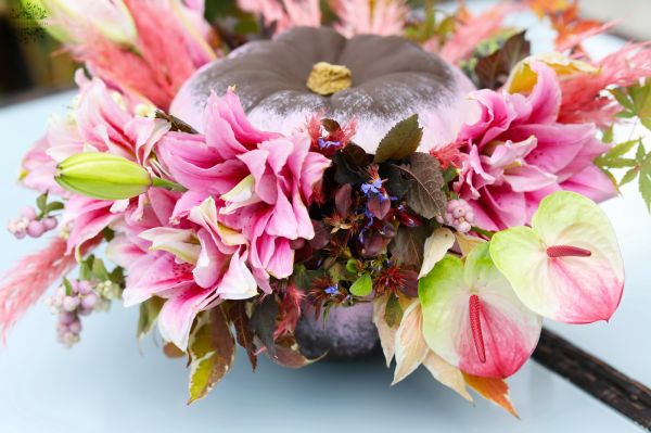Pumpkin bouquet with roselillies