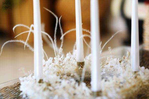 Légies trendi modern adventi koszorú fehér színben (35cm)