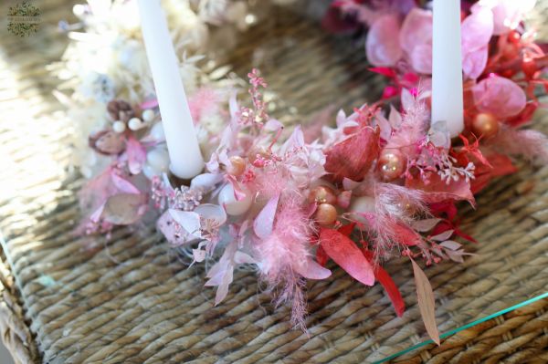 Moderner, luftiger Adventskranz mit Farbverlauf in Lila und Rosa (35cm)